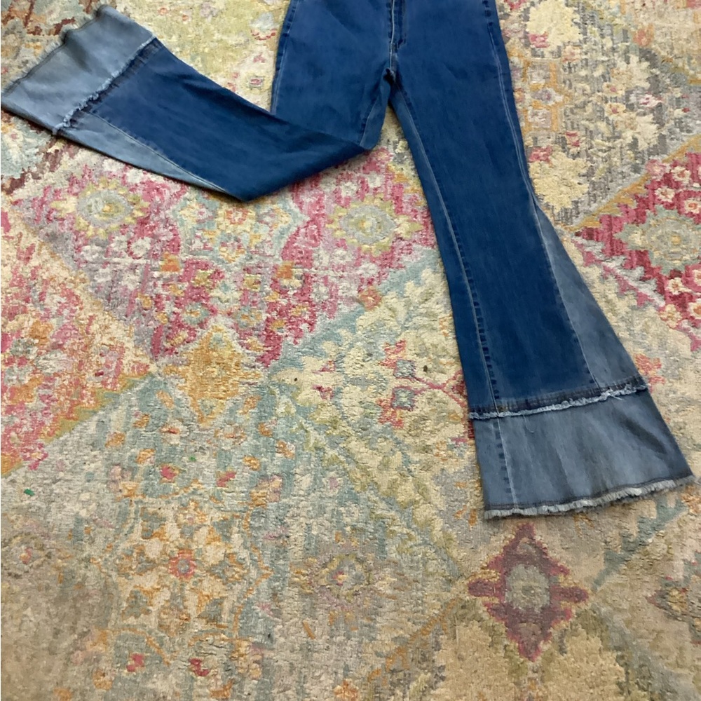 Classic Blue B Collection Retro Bell Bottom Jeans Sz Medium - Picture 11 of 11